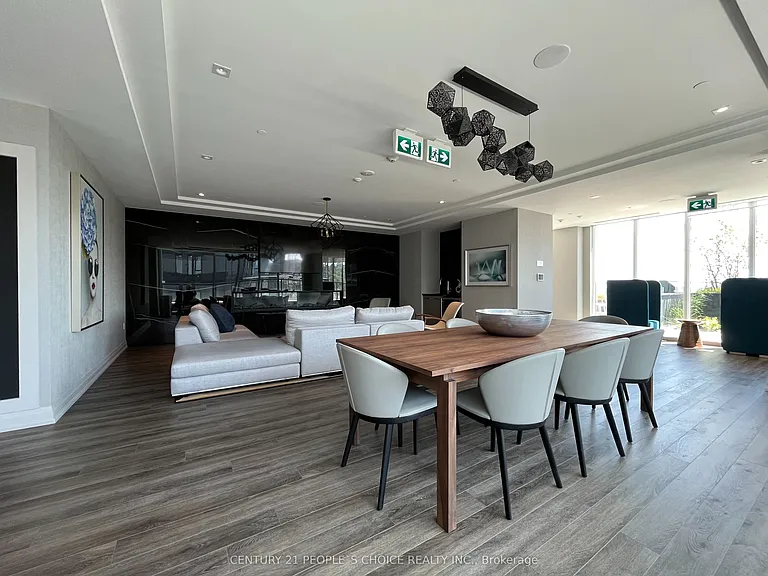212 King William St #703 — Photo 31