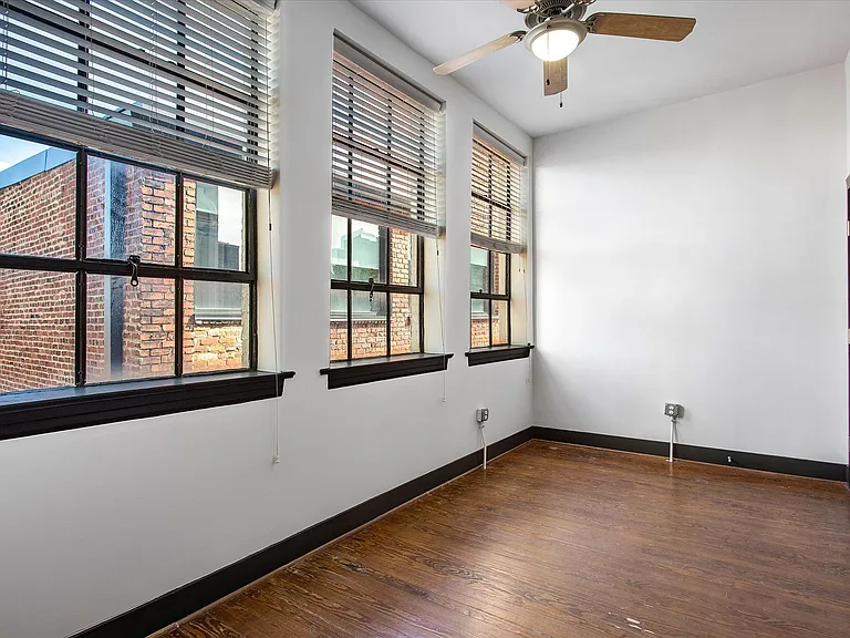 306 E Grace St — Photo 25