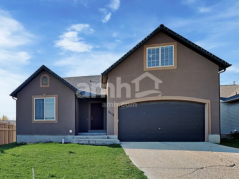 3672 E Nairn Dr — Photo 1