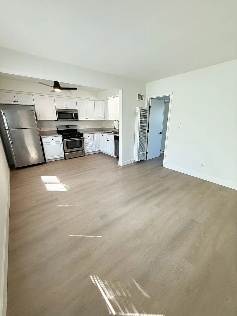 SDS T 4480-86 51st Street — Photo 1