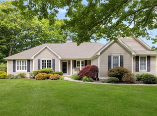 80 Douglas Dr, Saunderstown, RI 02874