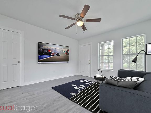 2nd image of 3407 Illinois St #1