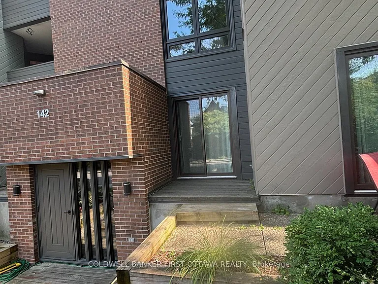 142 Waverley St #1A — Photo 3