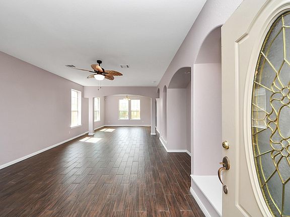 5th image of 10026 Gil Jr Ln