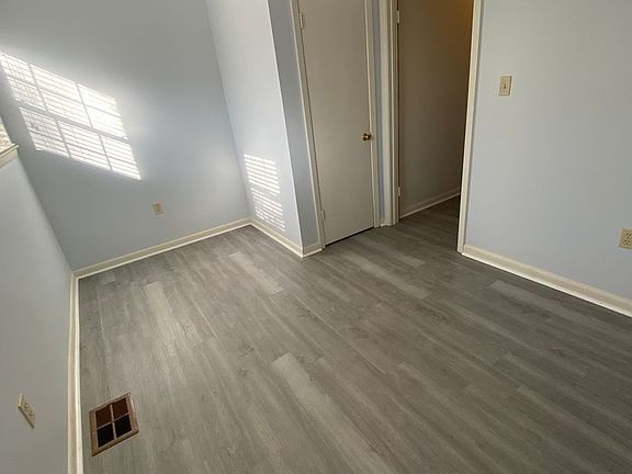 4th image of 73 Madison Ave #14