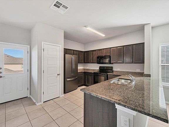 4th image of 1202 Garland Rd