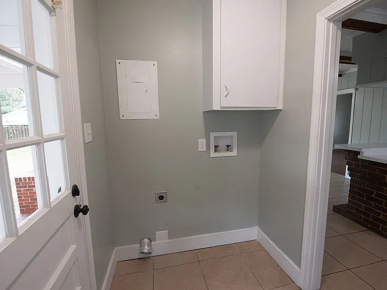4361 Montclair Cir E — Photo 6