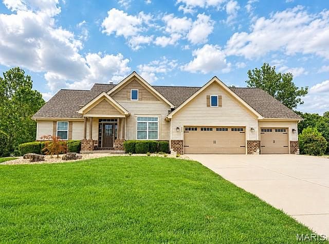 1st image of 808 Autumn Rise Ln