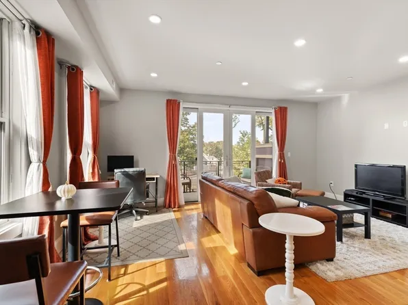 34 Dix St #3, Boston, MA 02122