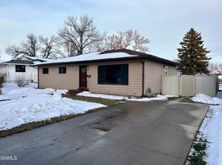 1050 3rd Ave NW, Valley City, ND 58072