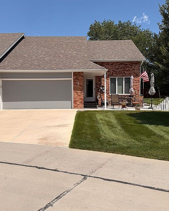 1st image of 3 Brentwood Ct
