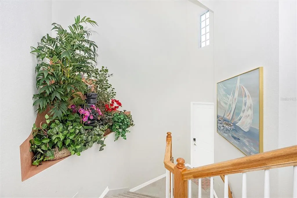 3 bed, 2.0 bath, 2294 sqft, $3,000 — Photo 3