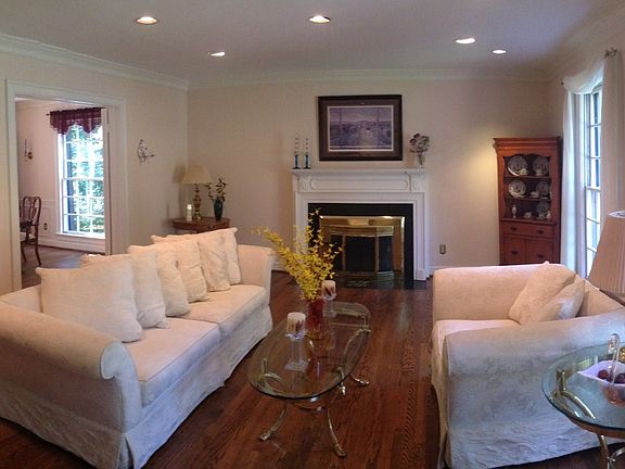 4th image of 8500 Scarboro Ct