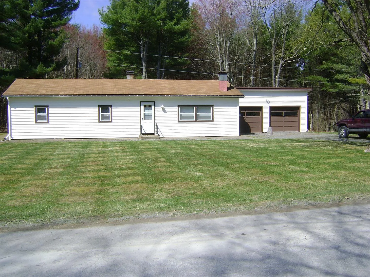 407 Benjamin Rd photo 1