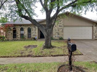620 Spring Forest Dr, Bedford, TX 76021