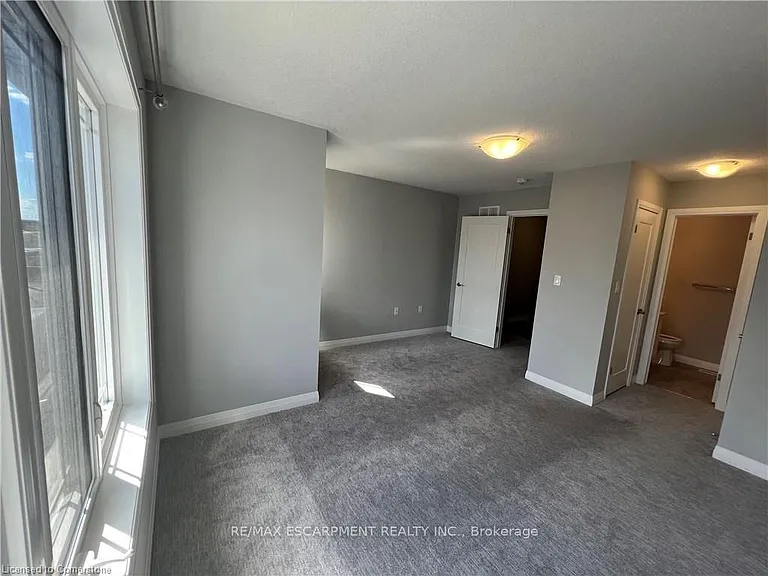 18 Aqua Ln — Photo 8