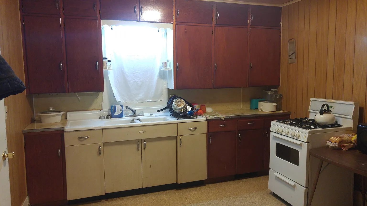 312 Maple St photo 1