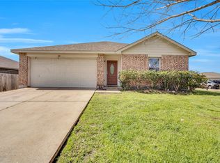 221 Meadowcrest Dr, Terrell, TX 75160