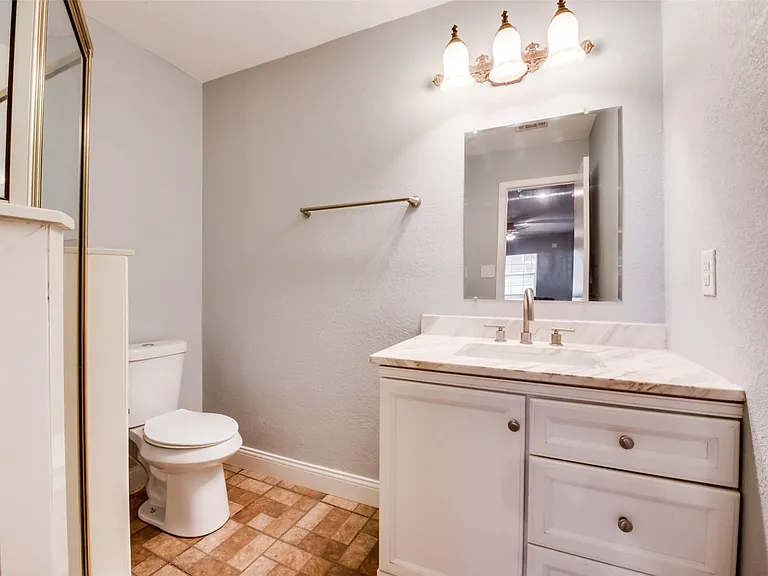 219 Red Wing Dr — Photo 12