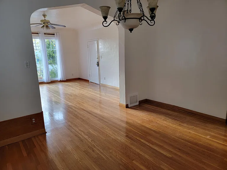 234 S Rexford Dr #2 — Photo 8