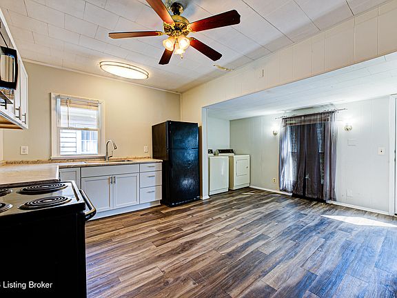 3rd image of 2123 Bradley Ave