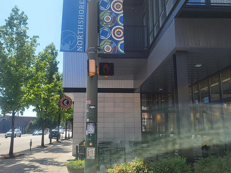 Welcome to North Shore! Best places to eat minutes away!