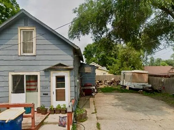 706 2nd St SW #A, Jamestown, ND 58401