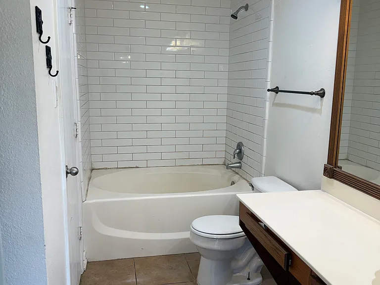 725 Cooper Ln — Photo 7