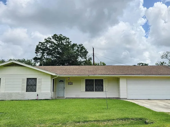 2410 Bradford St, Orange, TX 77630