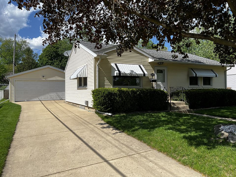 Cute 3 Bedroom ranch home with detached 2-car garage and off-street parking.