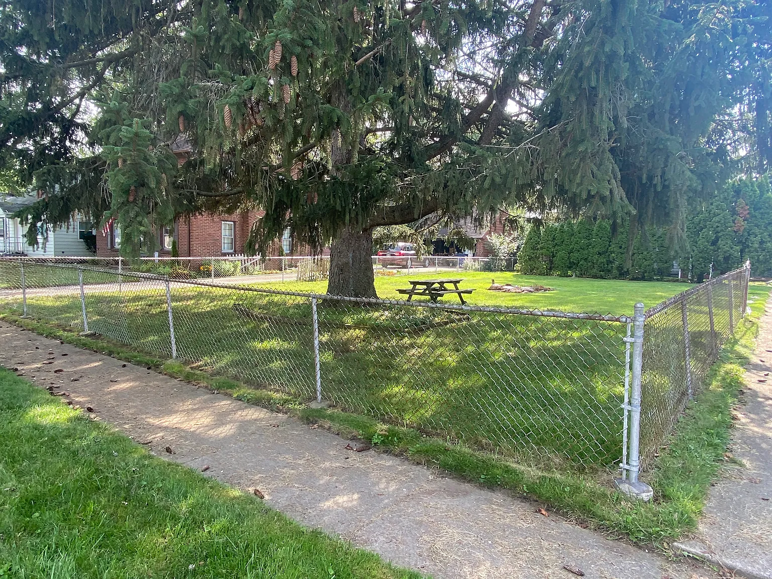 2 bed, 1297 sqft, $1,700 — Photo 2