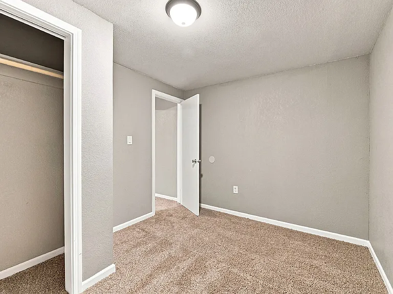 1407 Willshire Dr — Photo 23