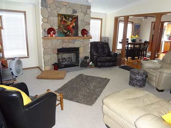 5th image of 21474 Charlemagne Dr