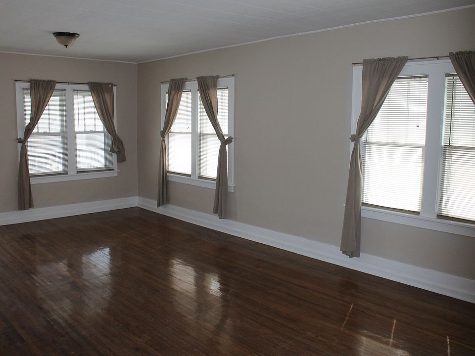 Living Room - Unit B