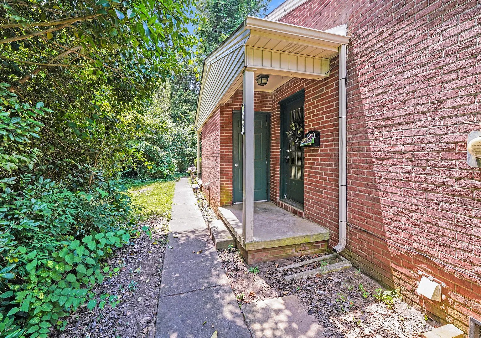 Coming Soon! Prime Gastonia Location Cozy Brick Home With Modern Touches! — Photo 2
