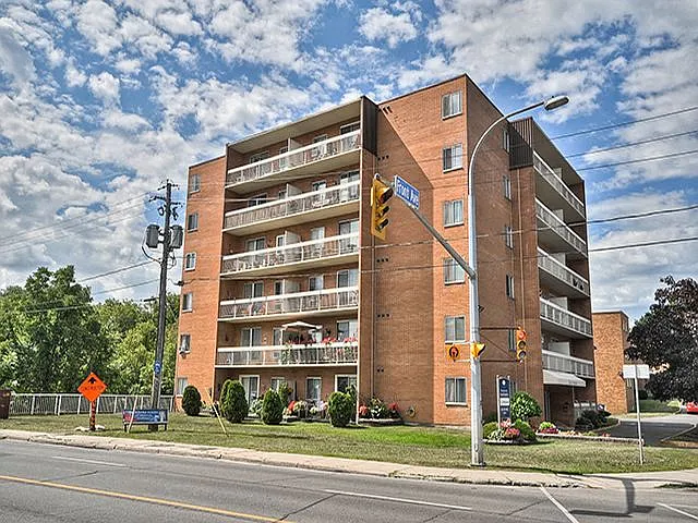 91 Front Ave W — Photo 35