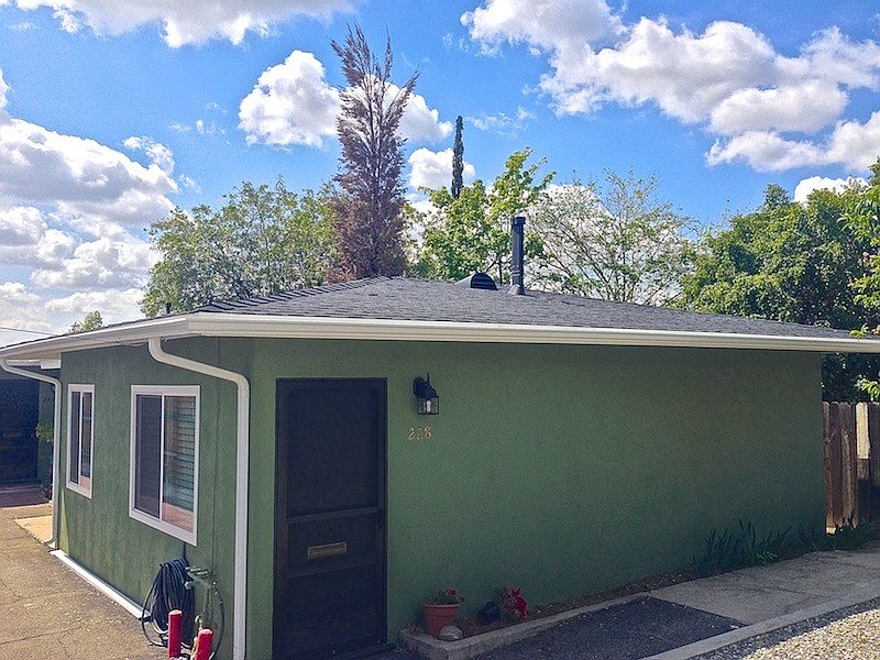 1st image of 230 W Carroll Ave