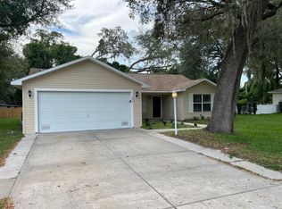 106 Cherry Blossom Ln, Lady Lake, FL 32159