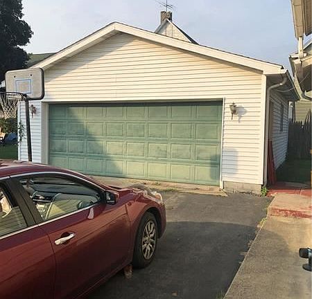 3rd image of 411 Blunston Ave
