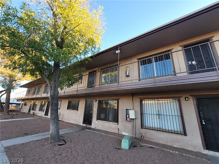 615 S Royal Crest Cir #10 — Photo 4