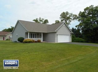 N1514 Overlook Cir, Genoa City, WI 53128