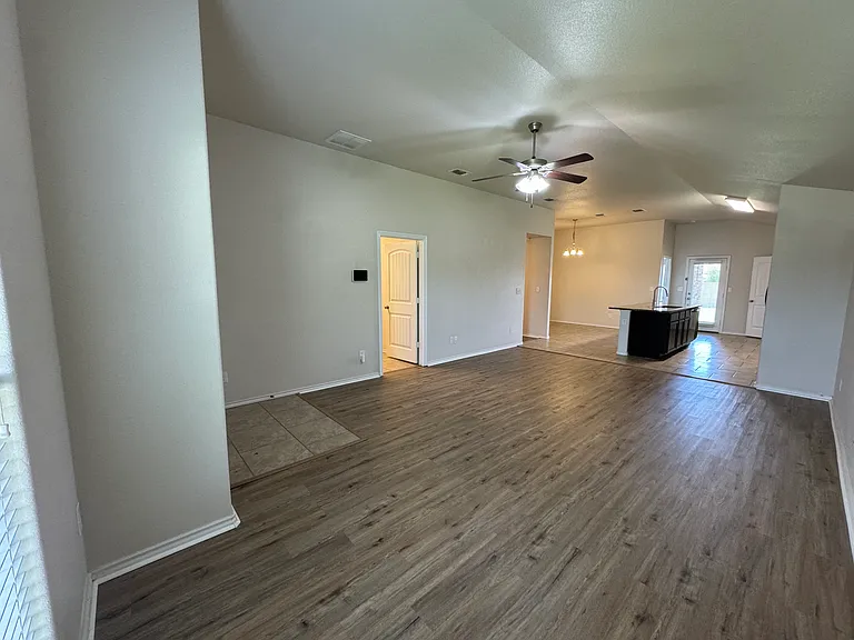 10113 Viola Ave — Photo 4