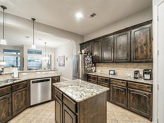 4th image of 628 Newchester Dr