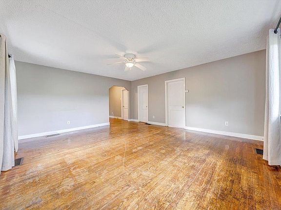 5th image of 7494 Peppers Ferry Blvd