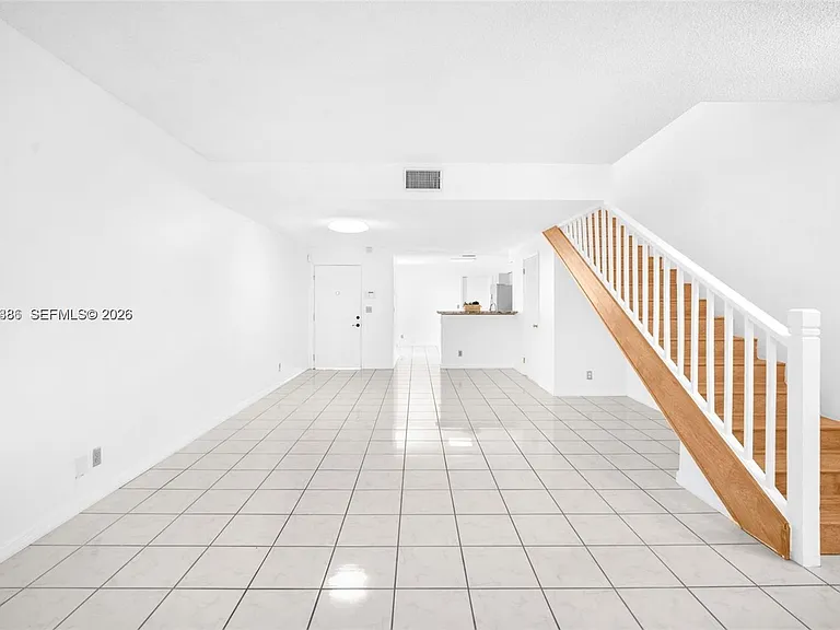 800 Sorrento Dr #2 — Photo 12