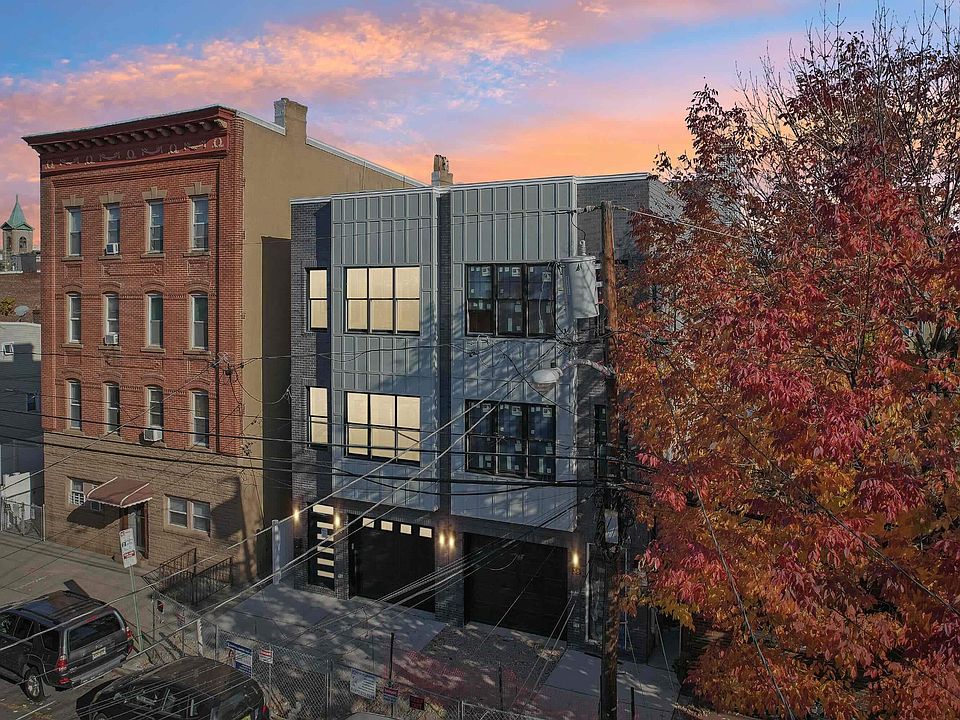 1st image of 40 Wright Ave
