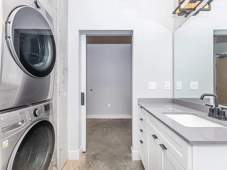 Residence at Discovery Square - 511 3rd Avenue Southwest — Photo 14