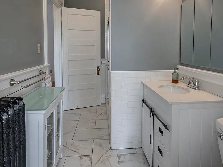 25 Hampton Ct #7 — Photo 41