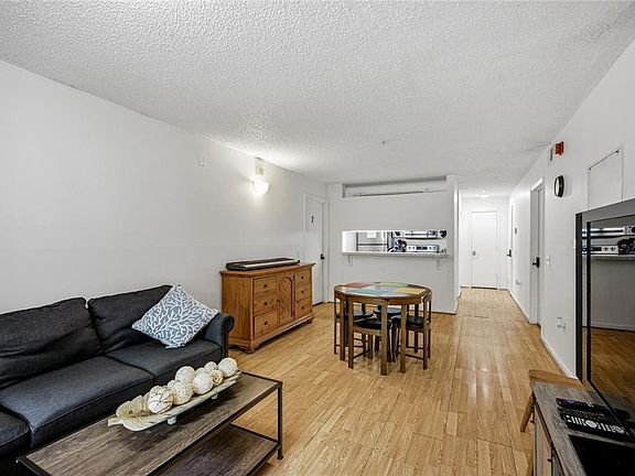 5th image of 3921 SW 34th St #1-C