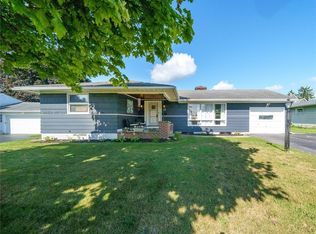 47 High Point Trl, Rochester, NY 14609